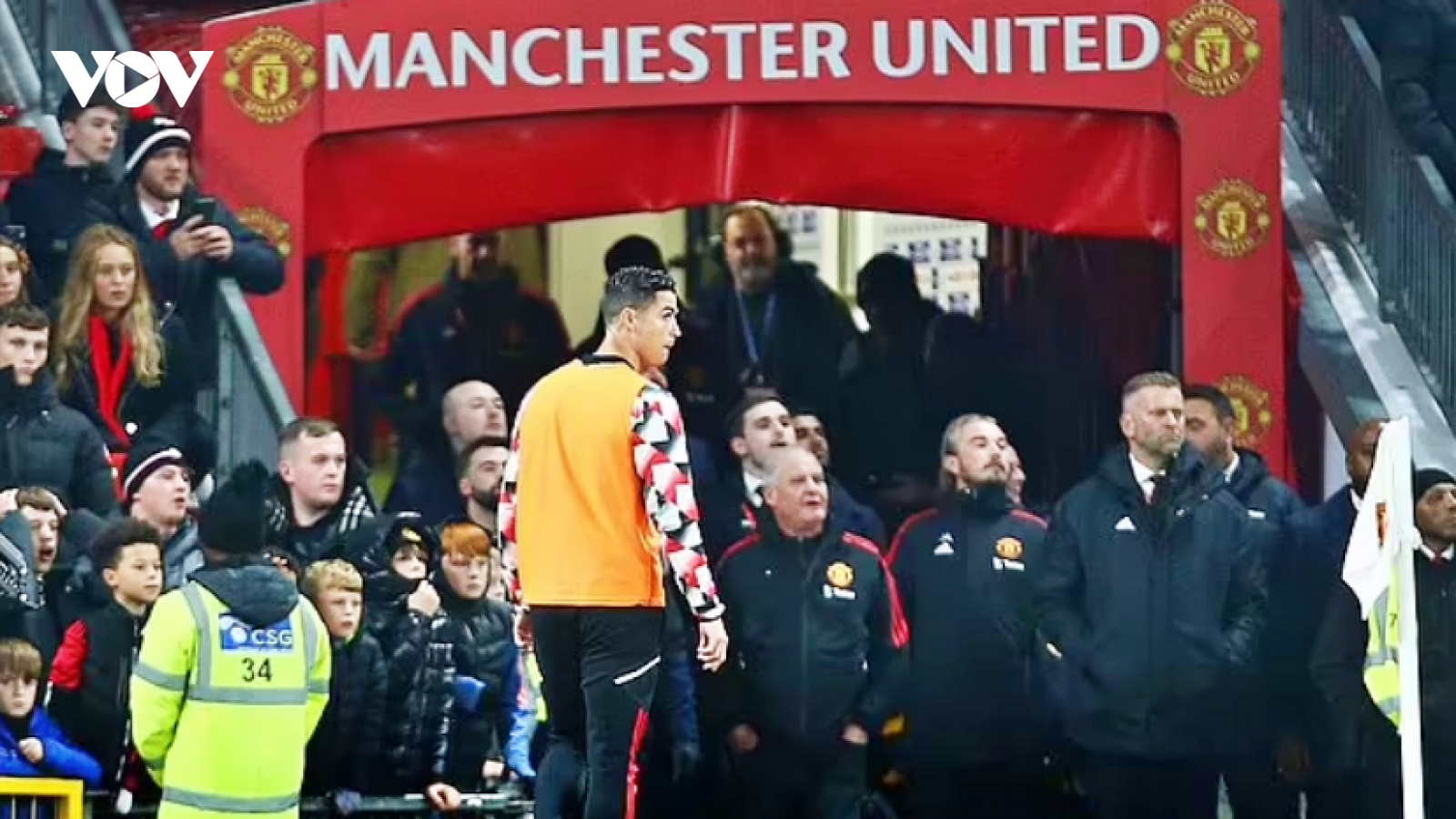 Ronaldo bị HLV Erik Ten Hag trừng phạt nặng