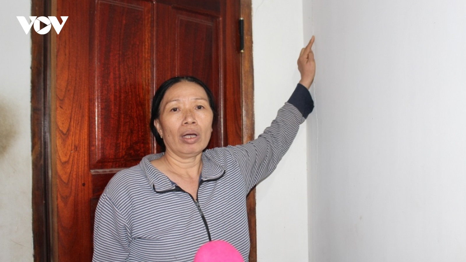 Sống thấp thỏm trong những ngôi nhà chờ sập ở hạ lưu sông Dinh – Ninh Thuận