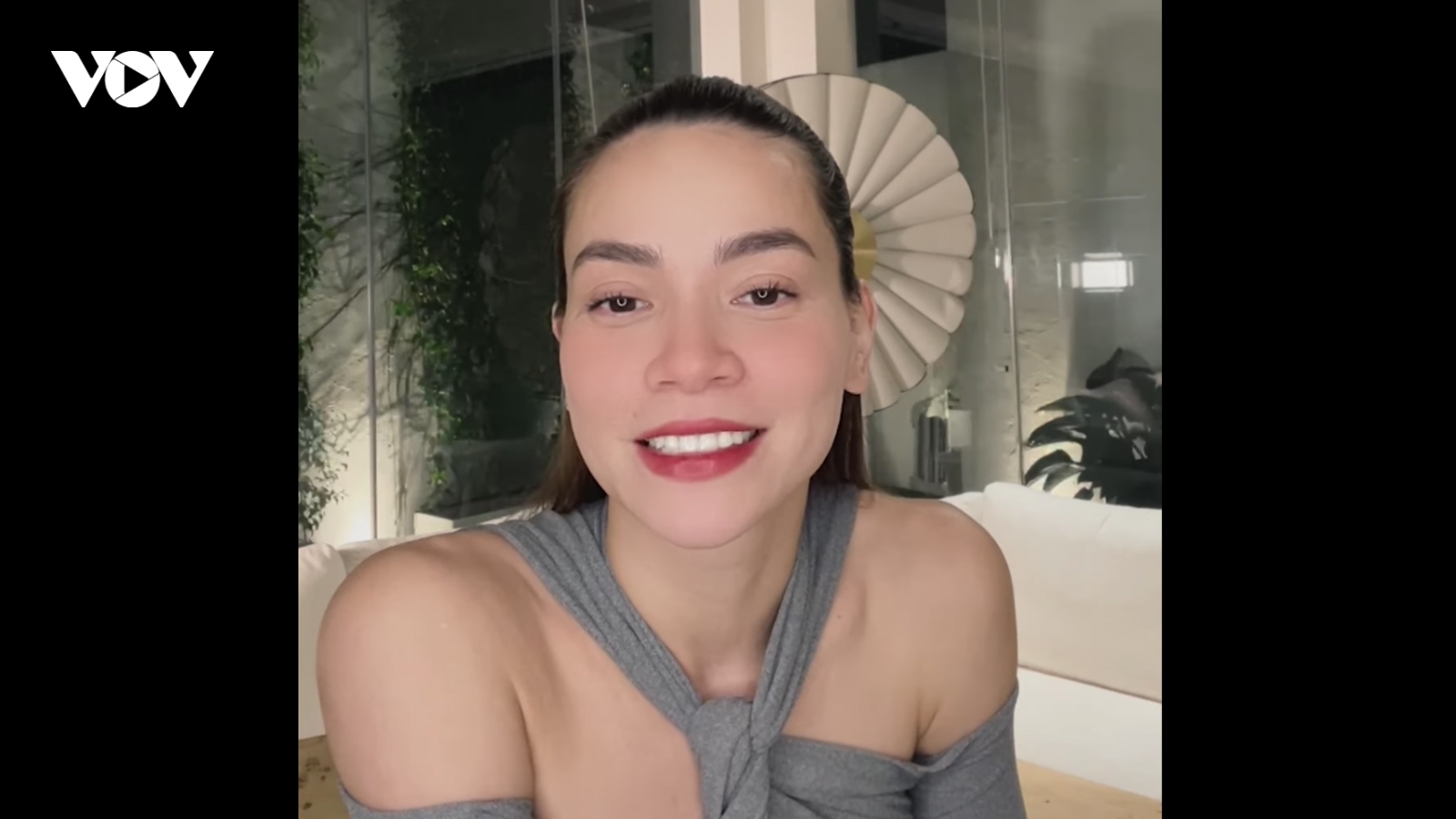 Hồ Ngọc Hà giải thích lý do huỷ show tại Mỹ trên livestream