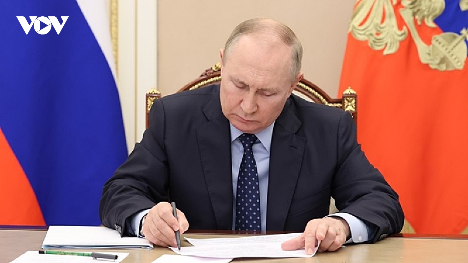 Tổng thống Putin ký ban hành luật sáp nhập 4 vùng Ukraine vào Nga