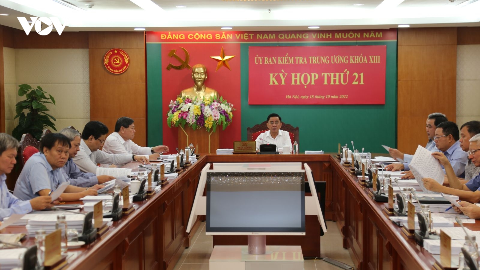 Ủy ban Kiểm tra Trung ương kỷ luật hàng loạt cán bộ Trung ương và địa phương