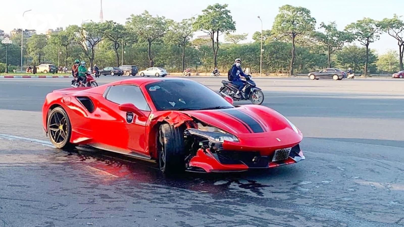 Siêu xe Ferrari biển ngoại giao gây tai nạn, xử lý như thế nào?