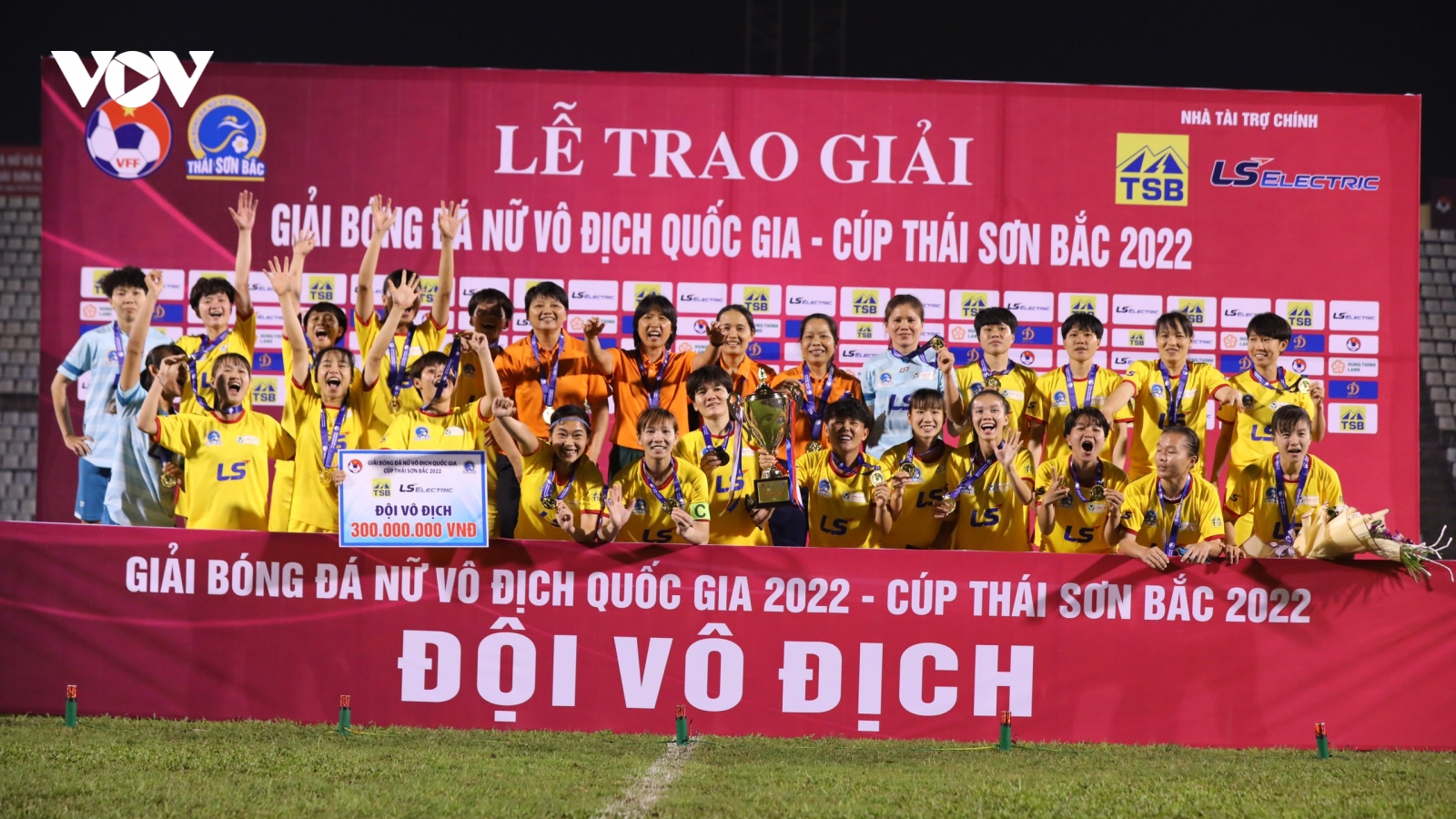 Vô địch thuyết phục, TP.HCM 1 "thống trị" giải bóng đá nữ VĐQG