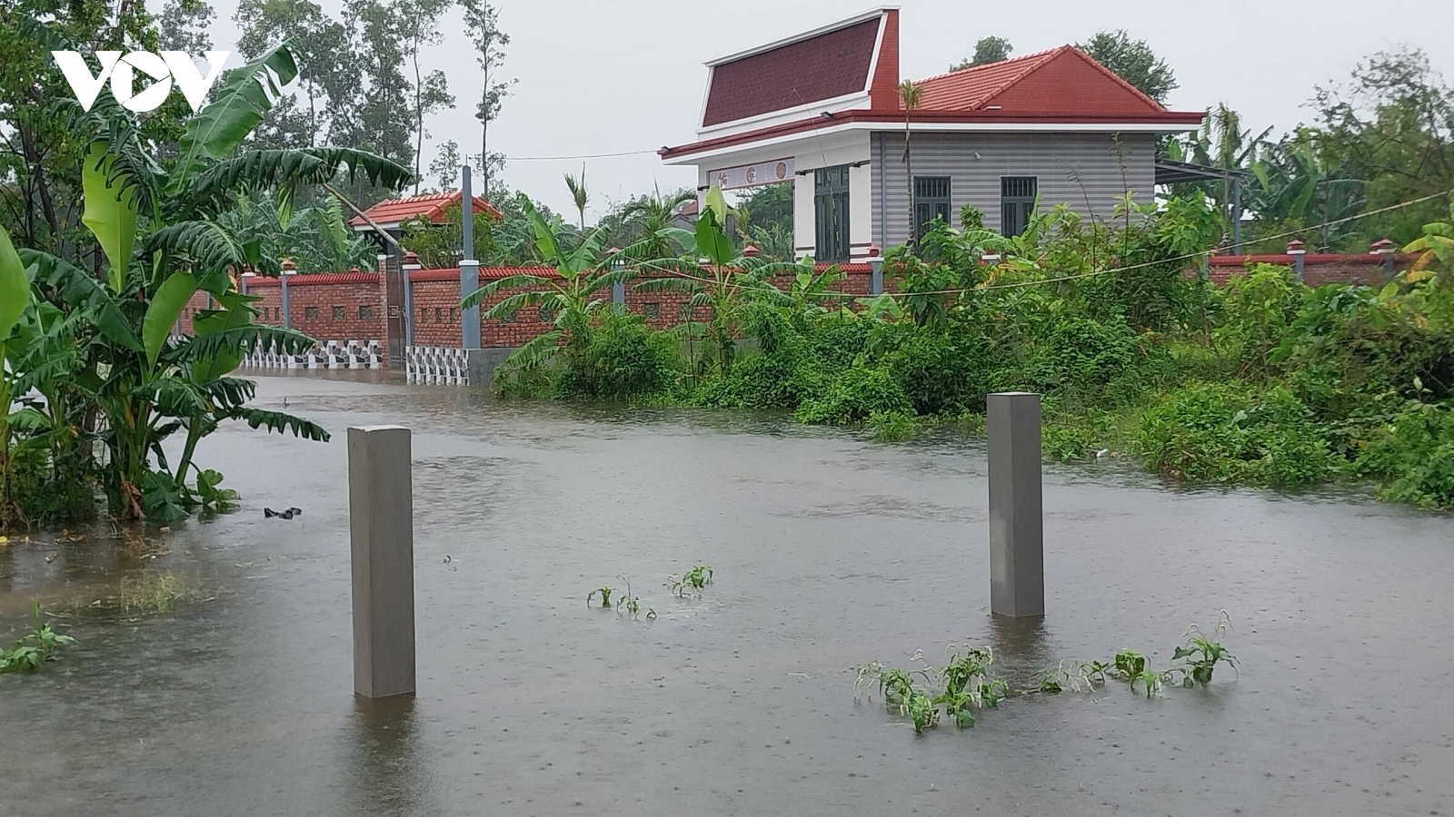 Học sinh vùng thấp trũng tại Thừa Thiên Huế nghỉ học từ chiều nay