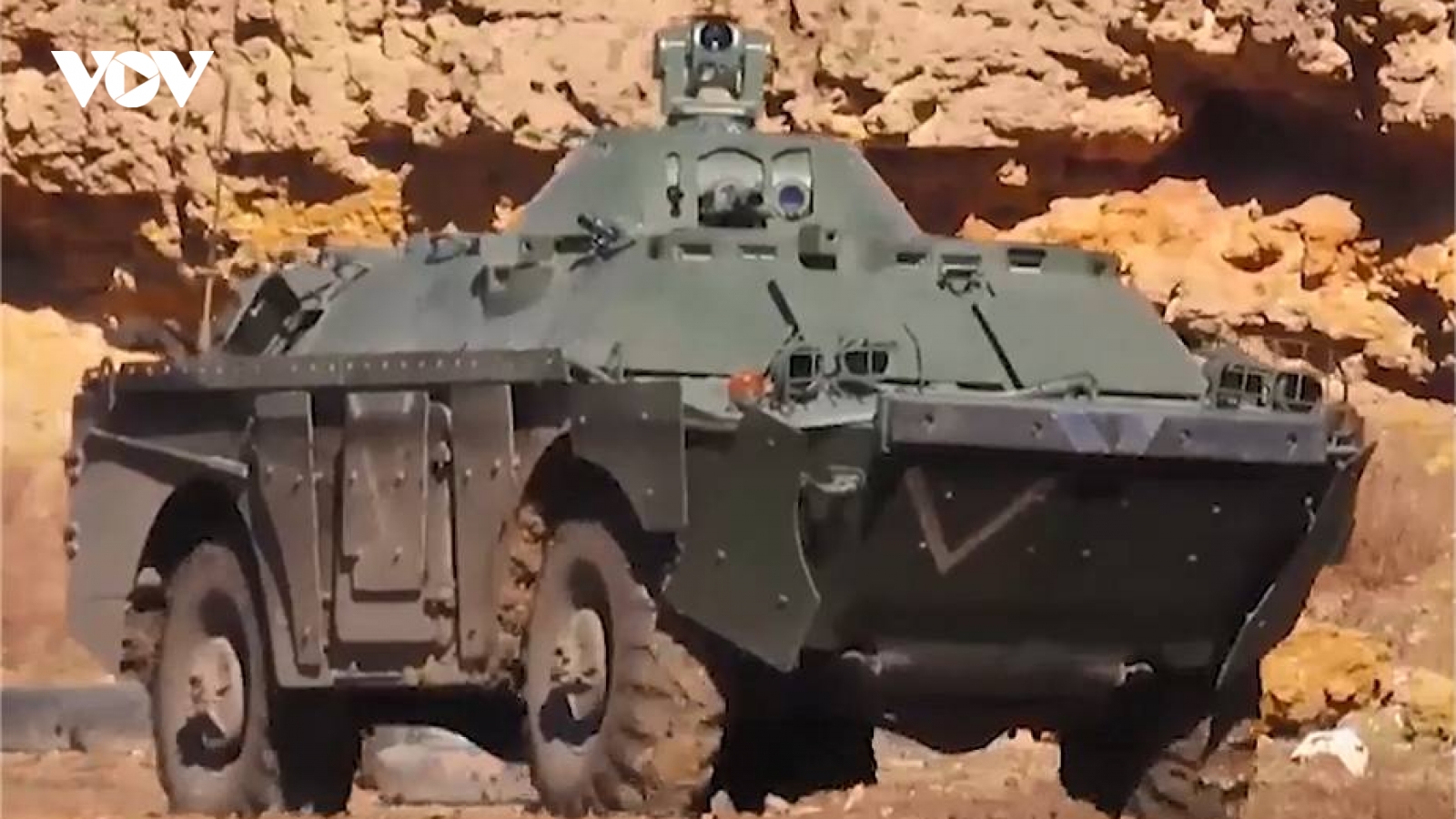 Xe trinh sát bọc thép Nga BRDM-2MS thể hiện sức bền trên mọi địa hình