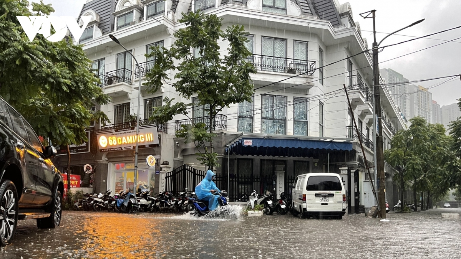 Thời tiết ngày 4/10: Mưa dông còn kéo dài ở Trung Bộ, Tây Nguyên và Nam Bộ