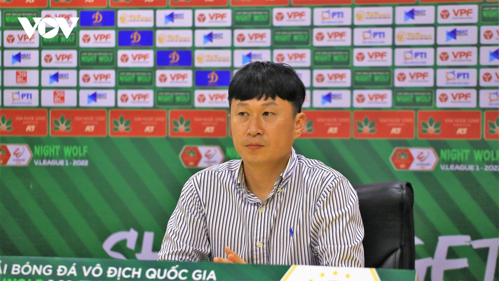 HLV Hà Nội FC không quan tâm đến kết quả của HAGL hay Bình Định 