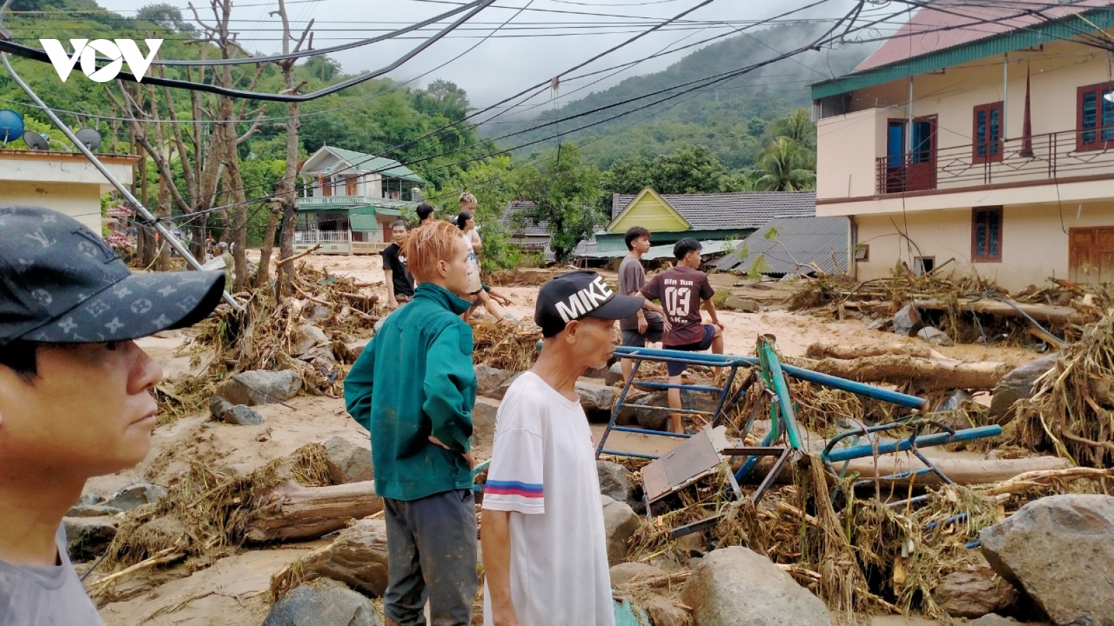 Không để người dân vùng lũ Kỳ Sơn đói rét