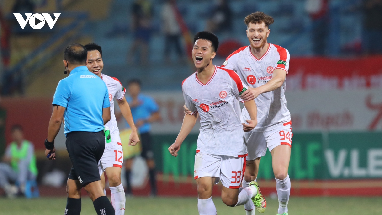 Hoàng Đức, Văn Hào thay nhau lập siêu phẩm, Viettel FC hạ đẹp HAGL