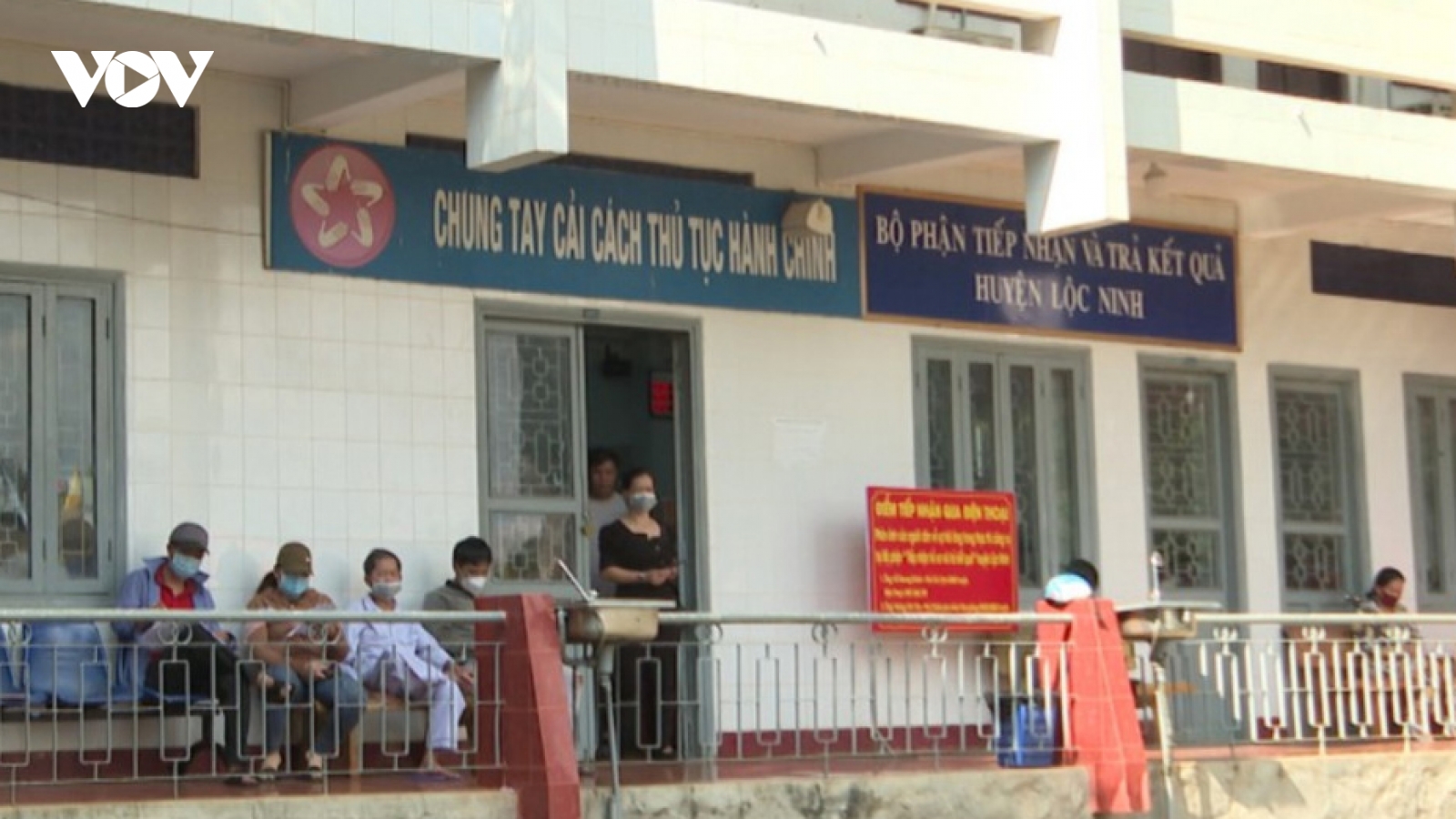 Bình Phước tạm đình chỉ công tác 8 cán bộ có hiện tượng nhũng nhiễu