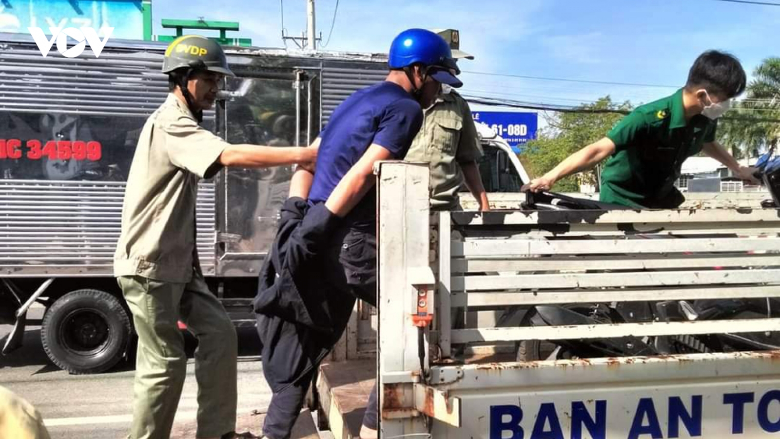 Nam thanh niên đổ xăng định đốt nhà trẻ