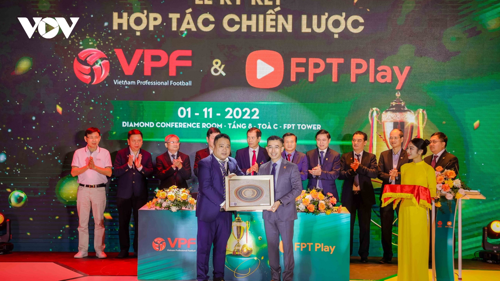 
        V-League có nhà tài trợ khủng, hướng tới sự phát triển đột phá
                              