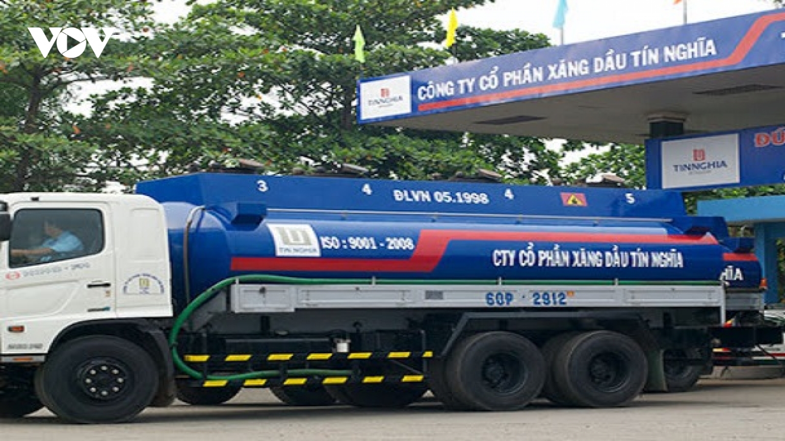 Xe chở xăng dầu bị cấm vào nội đô ban ngày là không chính xác