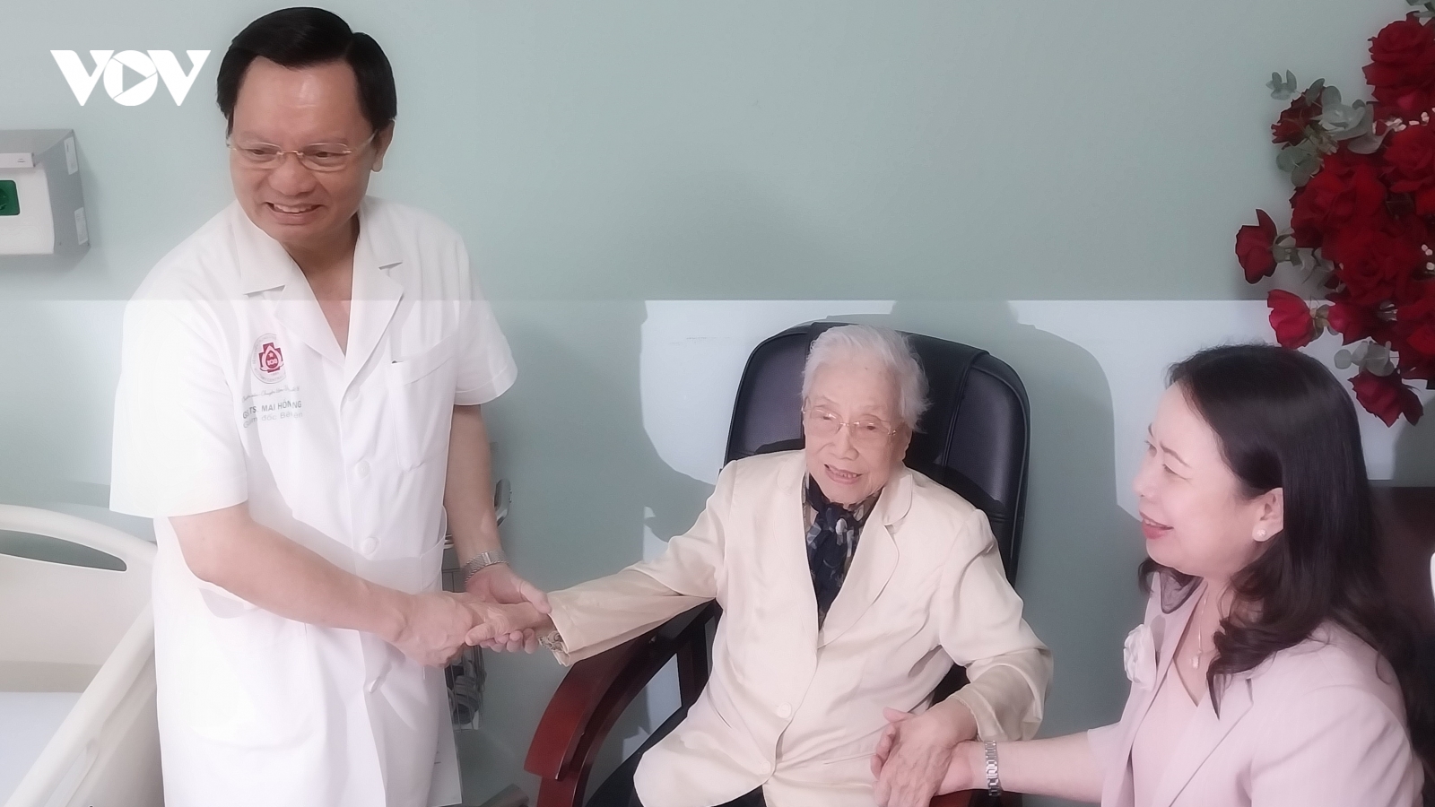 Phó Chủ tịch nước Võ Thị Ánh Xuân thăm nguyên Phó Chủ tịch nước Nguyễn Thị Bình
