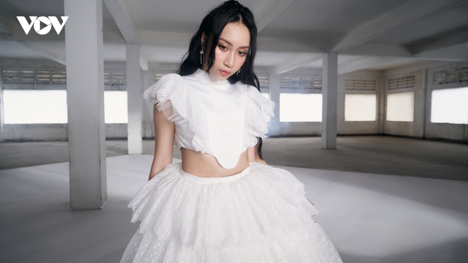 Mỹ Anh "nhá hàng" ca khúc mới "Mỗi khi anh nhìn em"