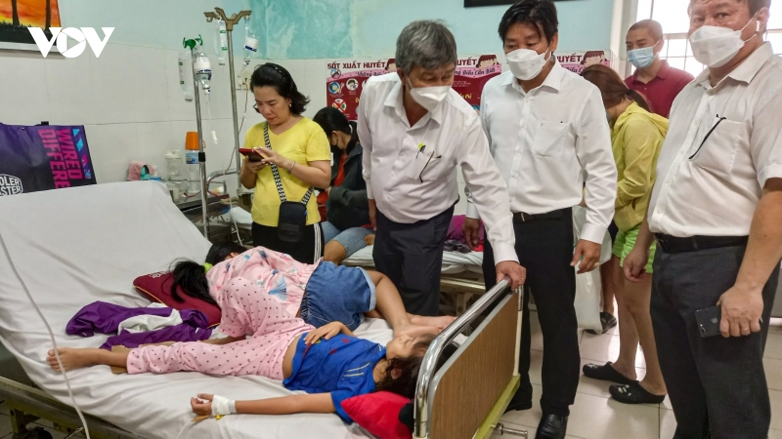 74 học sinh trường Ischool Nha Trang nghi bị ngộ độc thực phẩm