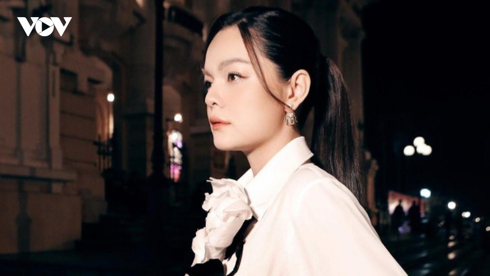 Chuyện showbiz: Phạm Quỳnh Anh đăng đàn xin lỗi khán giả vì bị mất giọng khi hát