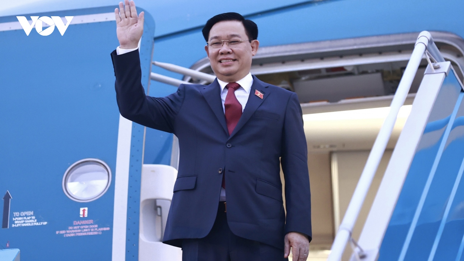 
        Chủ tịch Quốc hội Vương Đình Huệ lên đường thăm chính thức Campuchia, dự AIPA-43
                              