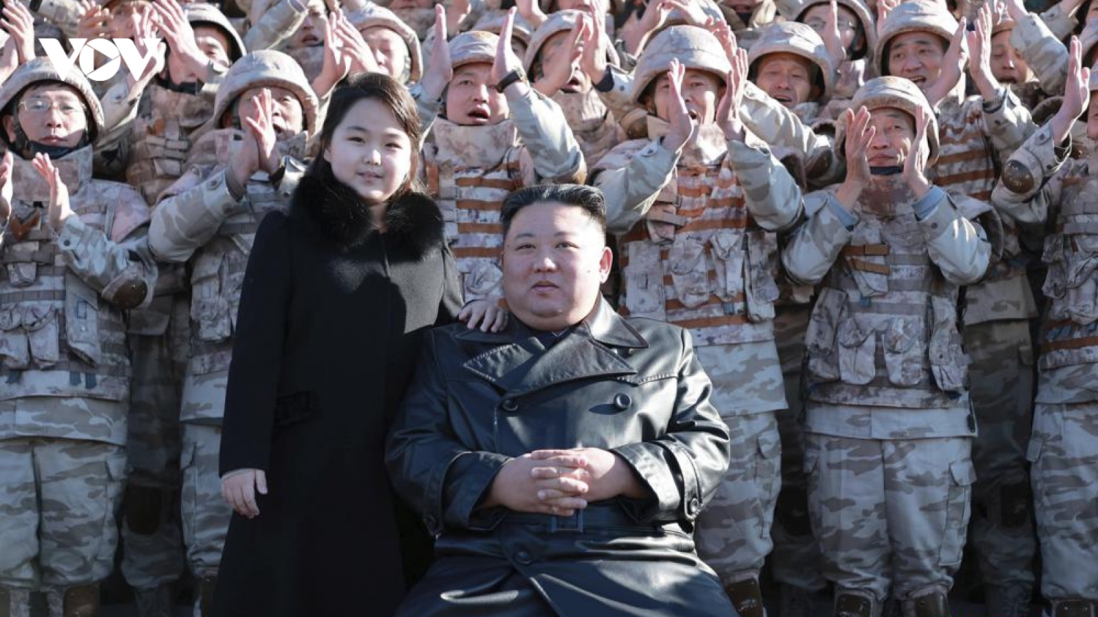 Con gái ông Kim Jong Un xuất hiện lần 2: Ẩn ý của Triều Tiên?