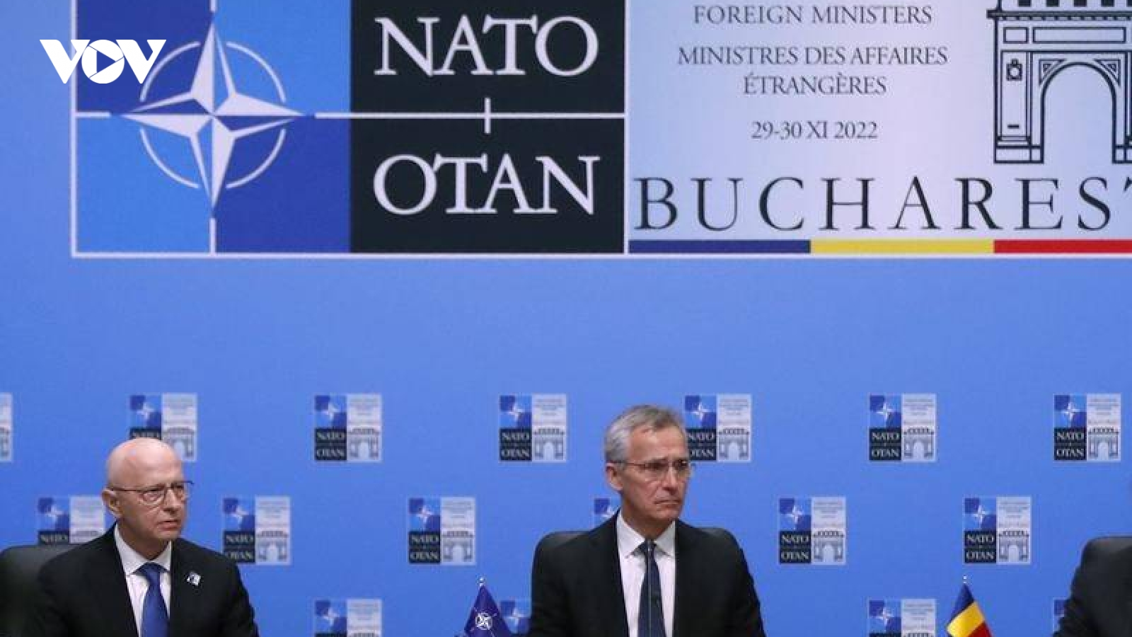 Lo Ukraine thất thế, NATO tìm cách tăng cường vũ khí cho Kiev