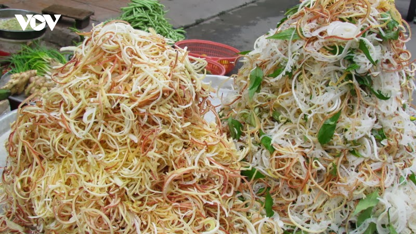 Loại rau bỏ đi ở Việt Nam, sang Nhật có giá “trên trời”