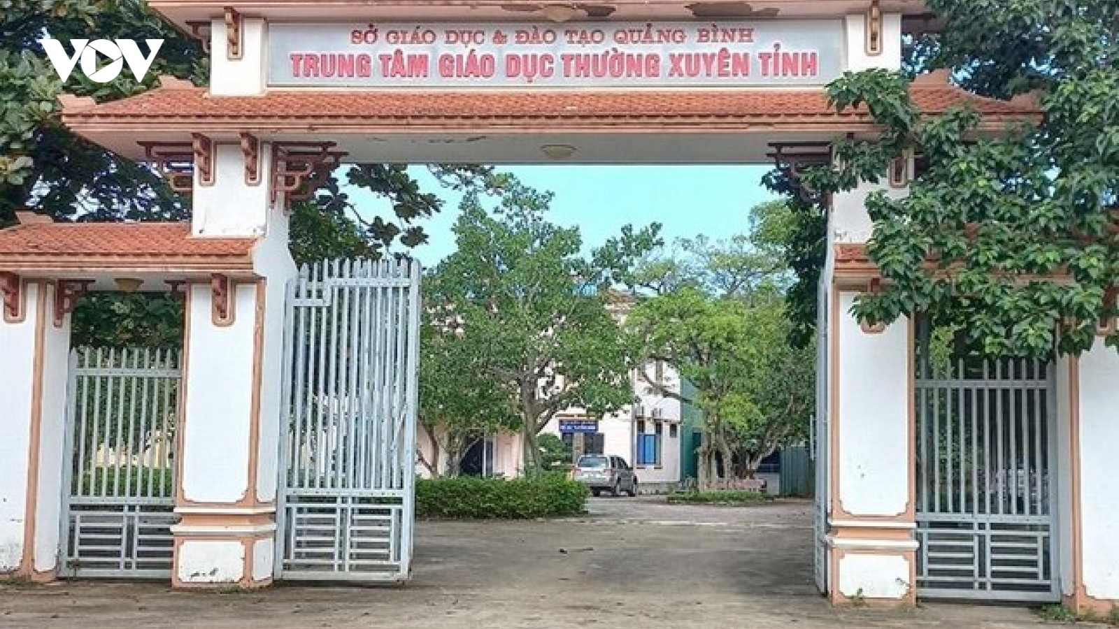 Đề nghị kỷ luật Giám đốc Trung tâm Giáo dục Thường xuyên tỉnh Quảng Bình