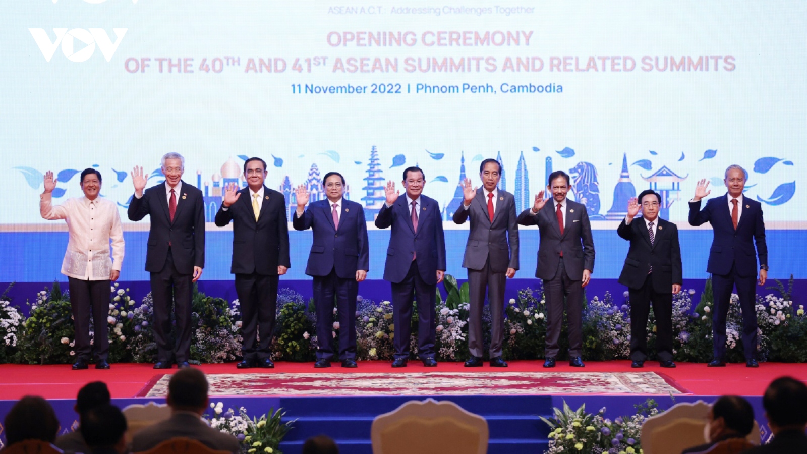 Thành công sau chuyến thăm của Thủ tướng tới Campuchia và dự HNCC ASEAN 