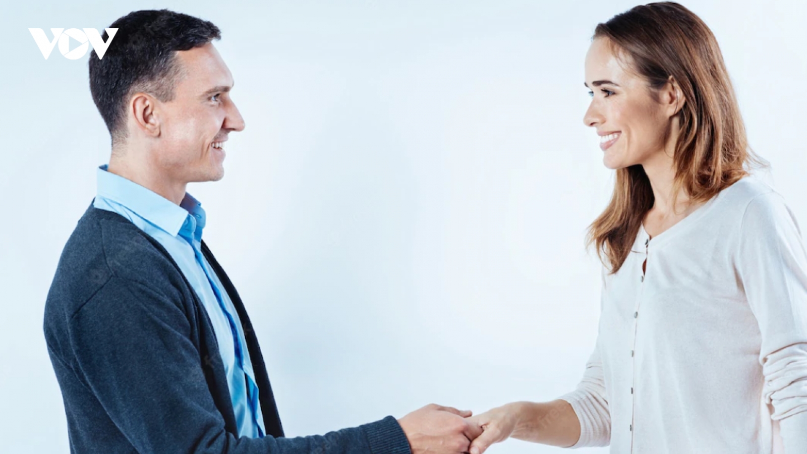 Cách hiệu quả nhất để tạo ấn tượng tốt ngay từ lần gặp đầu tiên