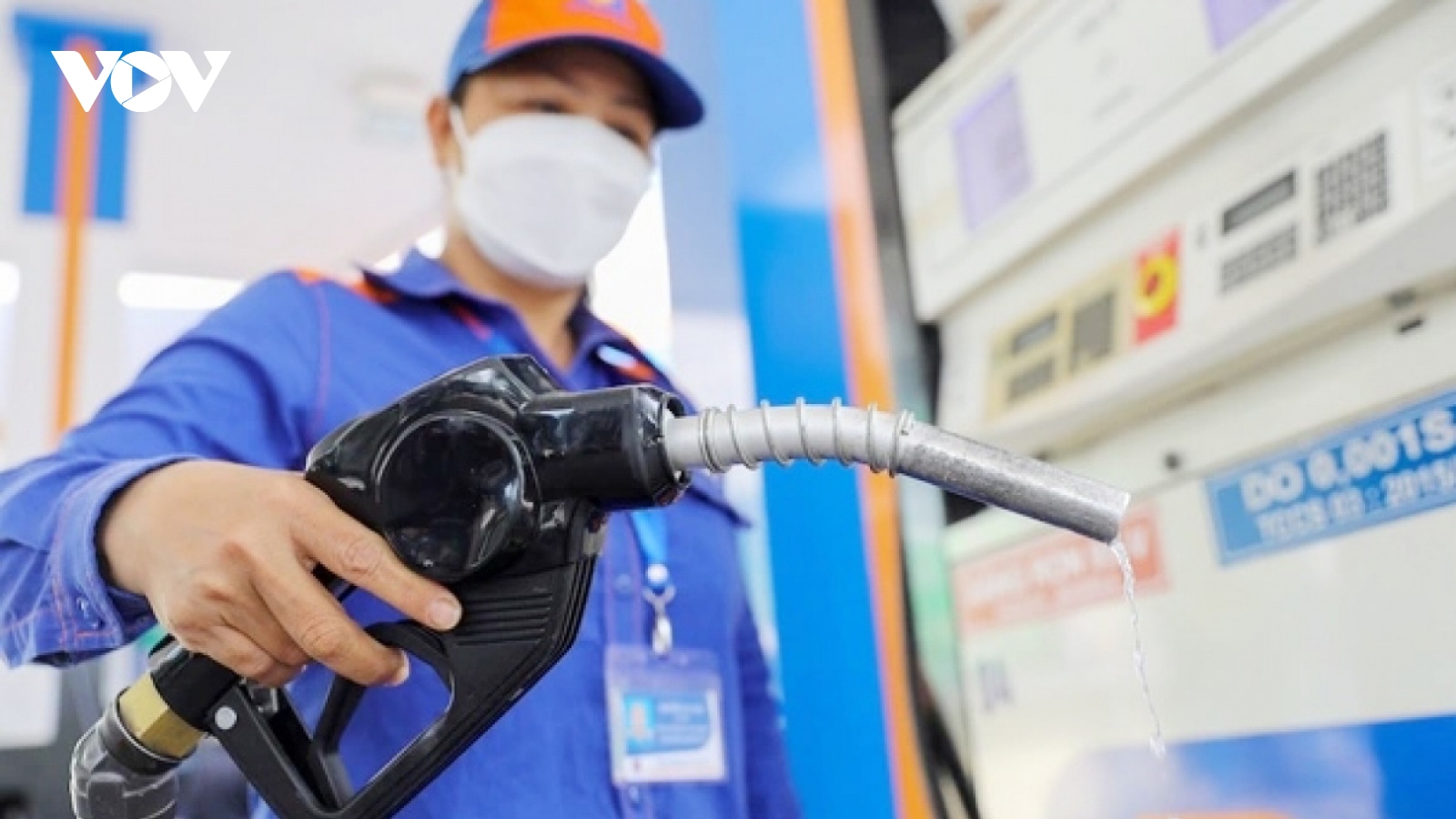 Petrol prices rise by over VND1,000 per litre in latest adjustment