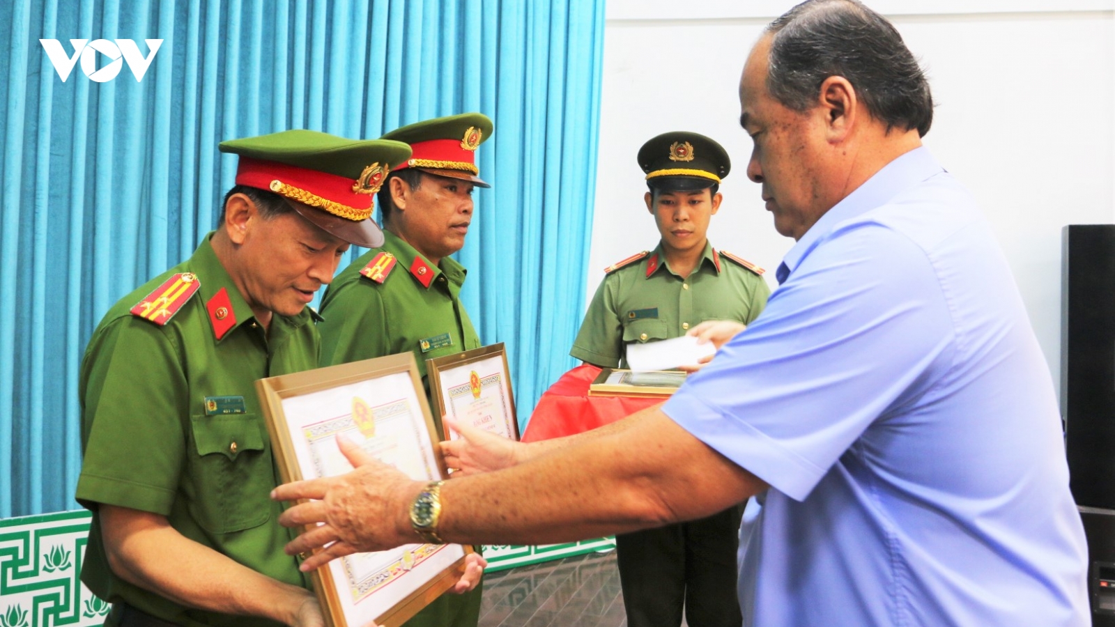 An Giang khen thưởng đột xuất các đơn vị phá án nhanh