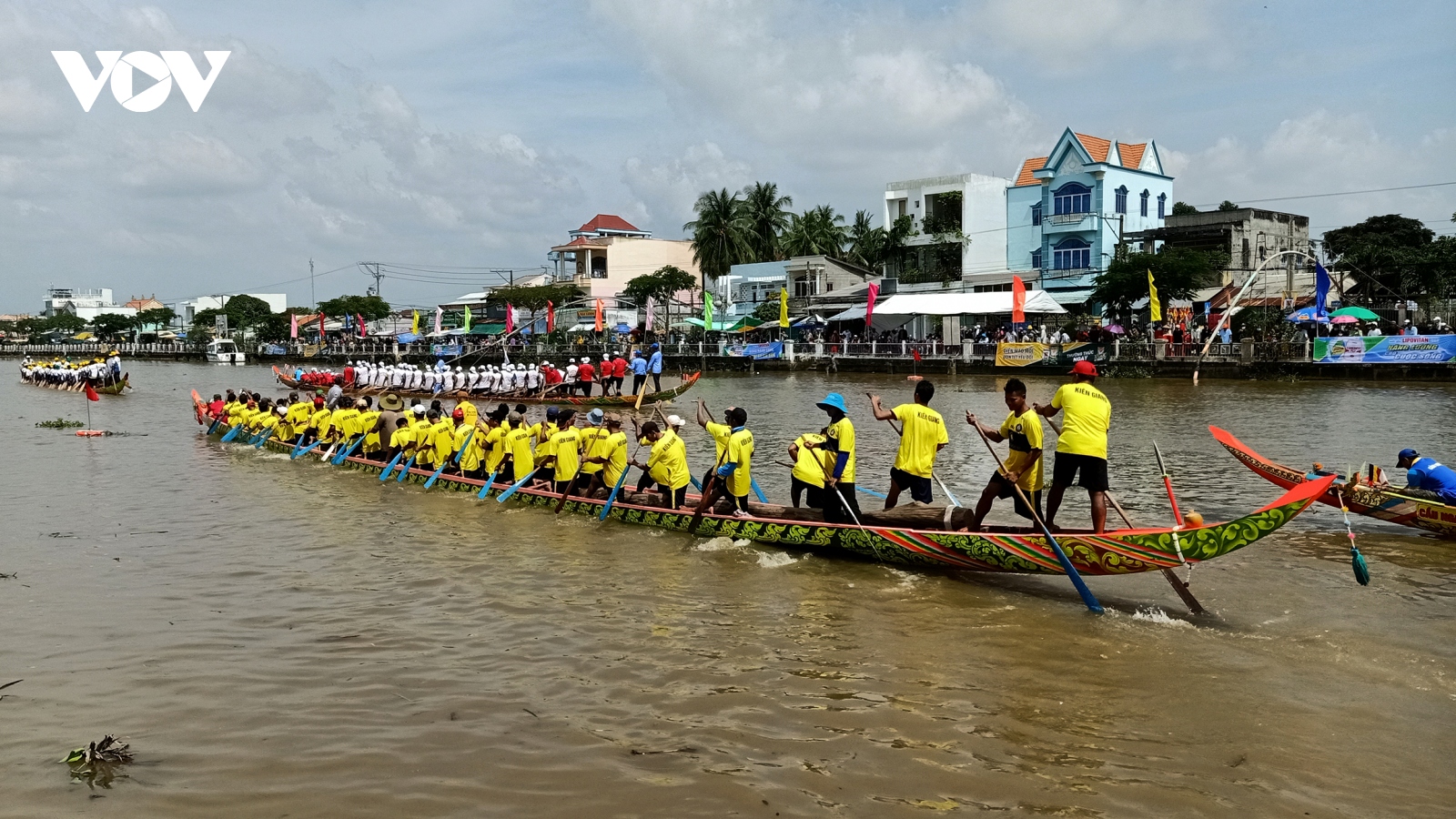 Khai mạc Giải đua ghe Ngo mở rộng mừng lễ hội Ok Om Bok 2022