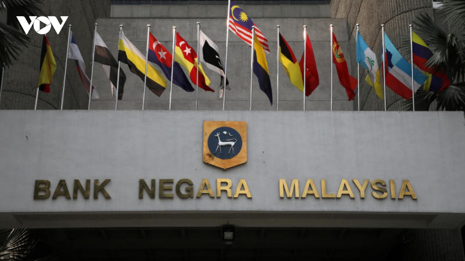 Malaysia tiếp tục nâng lãi suất để kiềm chế lạm phát