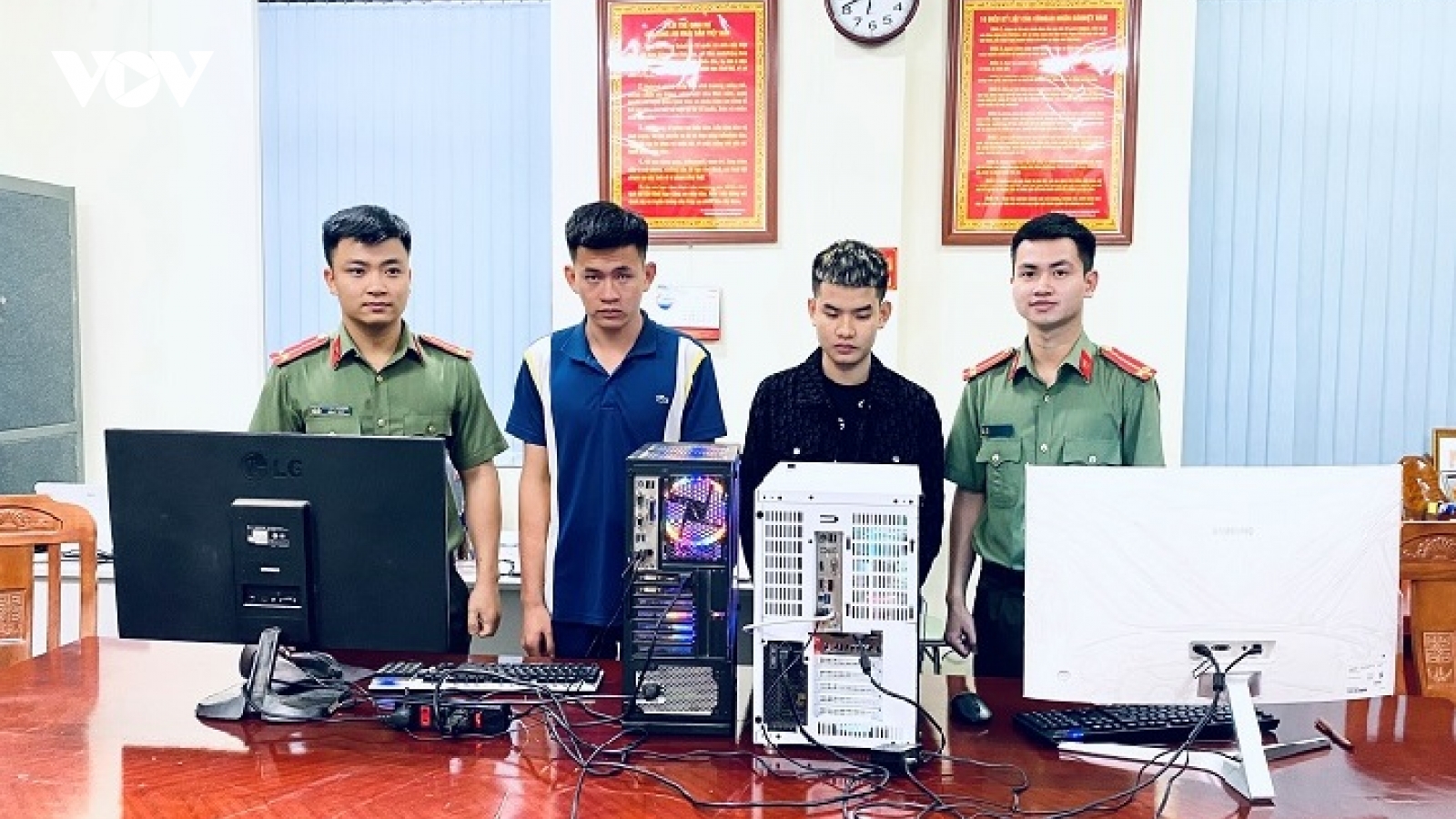 Lừa tiền bằng chiêu "nhận đọc trộm tin nhắn", khôi phục tài khoản mạng xã hội