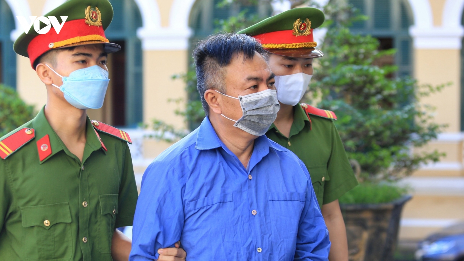 Cựu Giám đốc Bệnh viện Mắt TP.HCM và đồng phạm hầu tòa