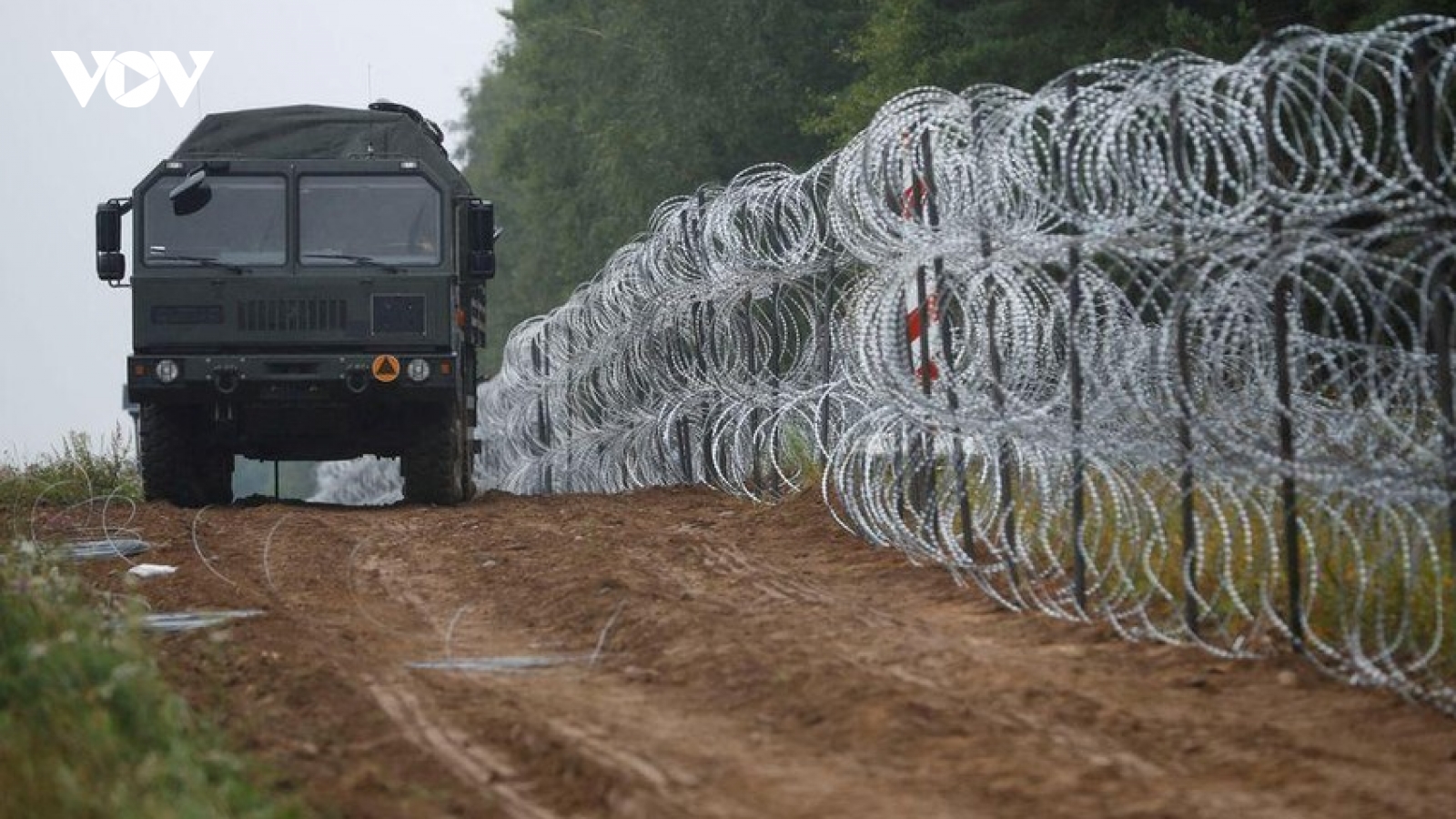 Ba Lan dựng rào dây thép gai dọc biên giới với vùng Kaliningrad của Nga