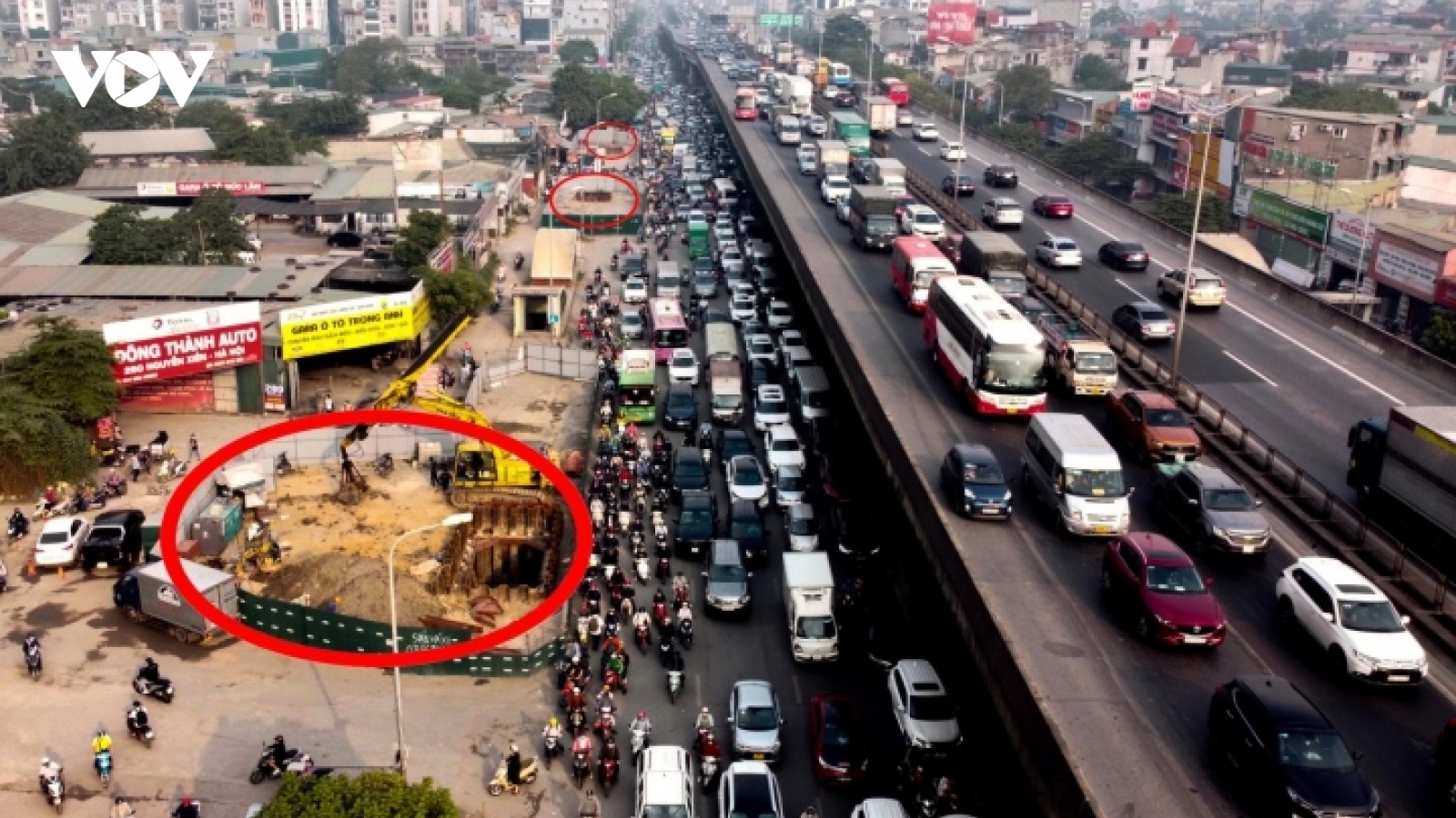 Sẽ thu hẹp hàng rào tôn khiến dân khốn khổ trên đường Nguyễn Xiển (Hà Nội)