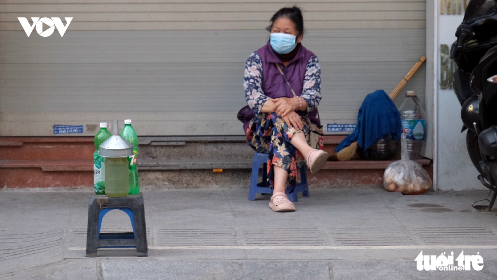 Hà Nội yêu cầu dẹp bỏ hoạt động bán xăng lẻ xăng dầu bằng chai, lọ