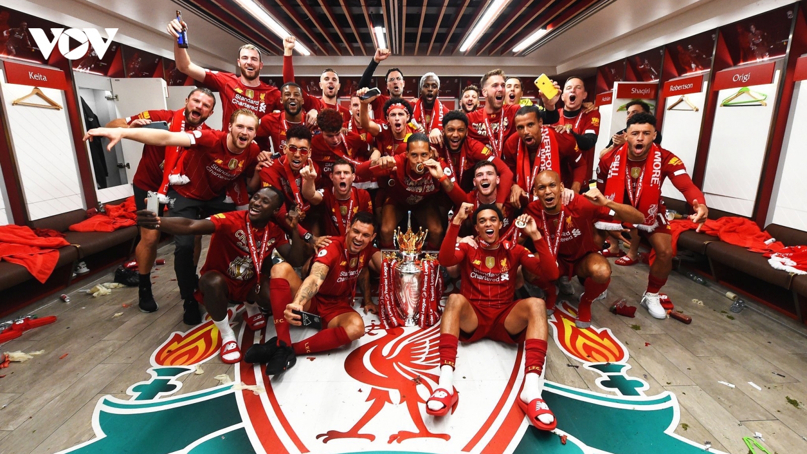 Liverpool bất ngờ bị rao bán