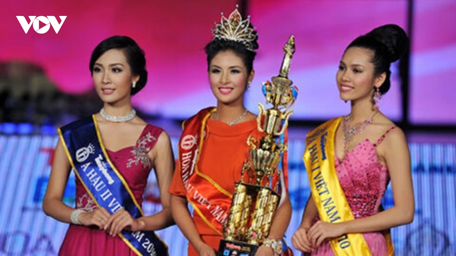 Top 3 Hoa hậu Việt Nam 2010: Ngọc Hân sắp lên xe hoa, 2 Á hậu rút lui khỏi showbiz