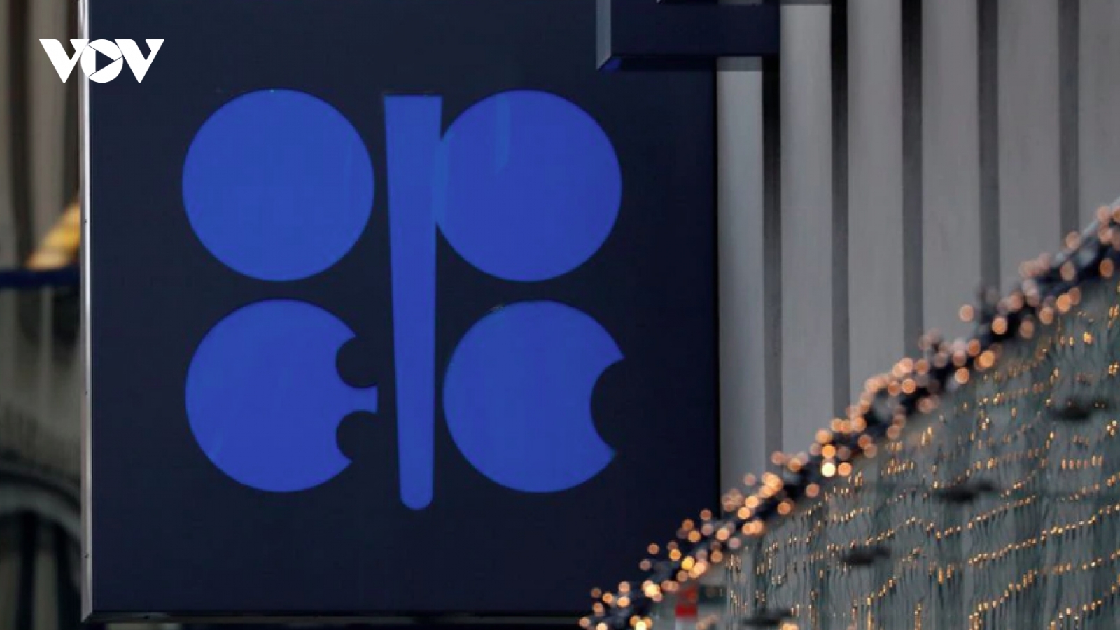 OPEC dự báo tiêu thụ dầu toàn cầu năm nay ở mức 99,6 triệu thùng/ngày