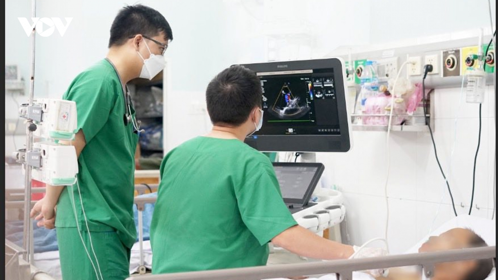 Một phụ nữ nguy kịch vì tự ý uống thuốc tránh thai liên tục 4 năm liền