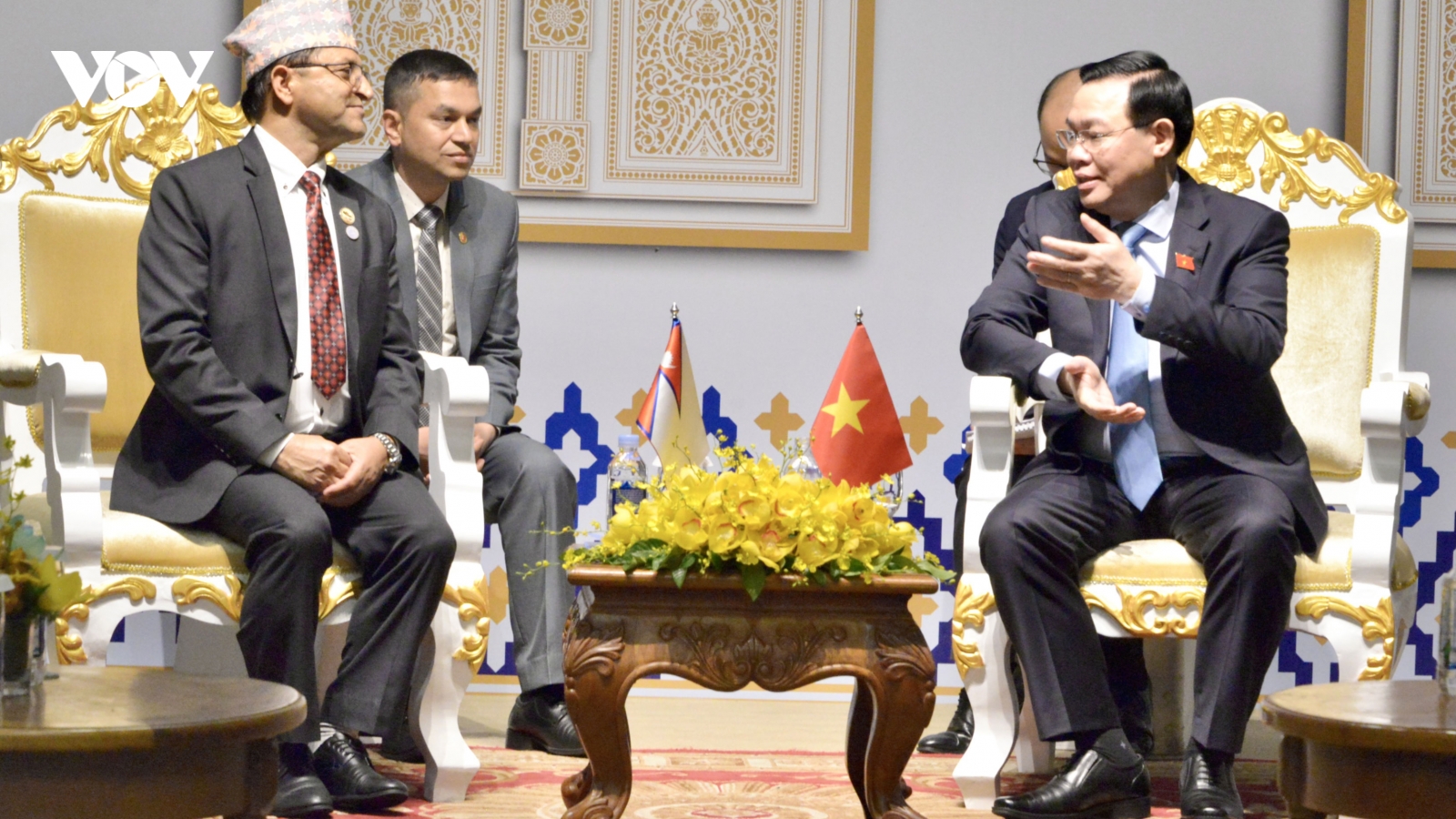 Chủ tịch Quốc hội Vương Đình Huệ gặp Chủ tịch Quốc hội Nepal