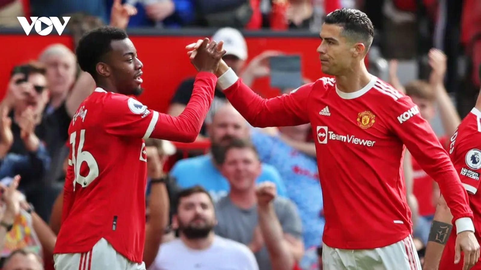 Elanga nói điều bất ngờ về Ronaldo