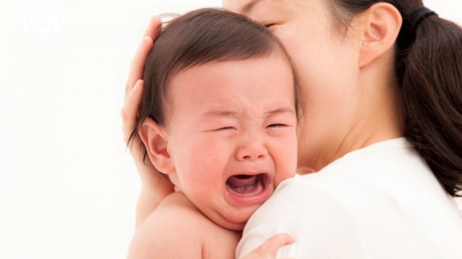 Làm sao giúp bé sơ sinh tự lập?