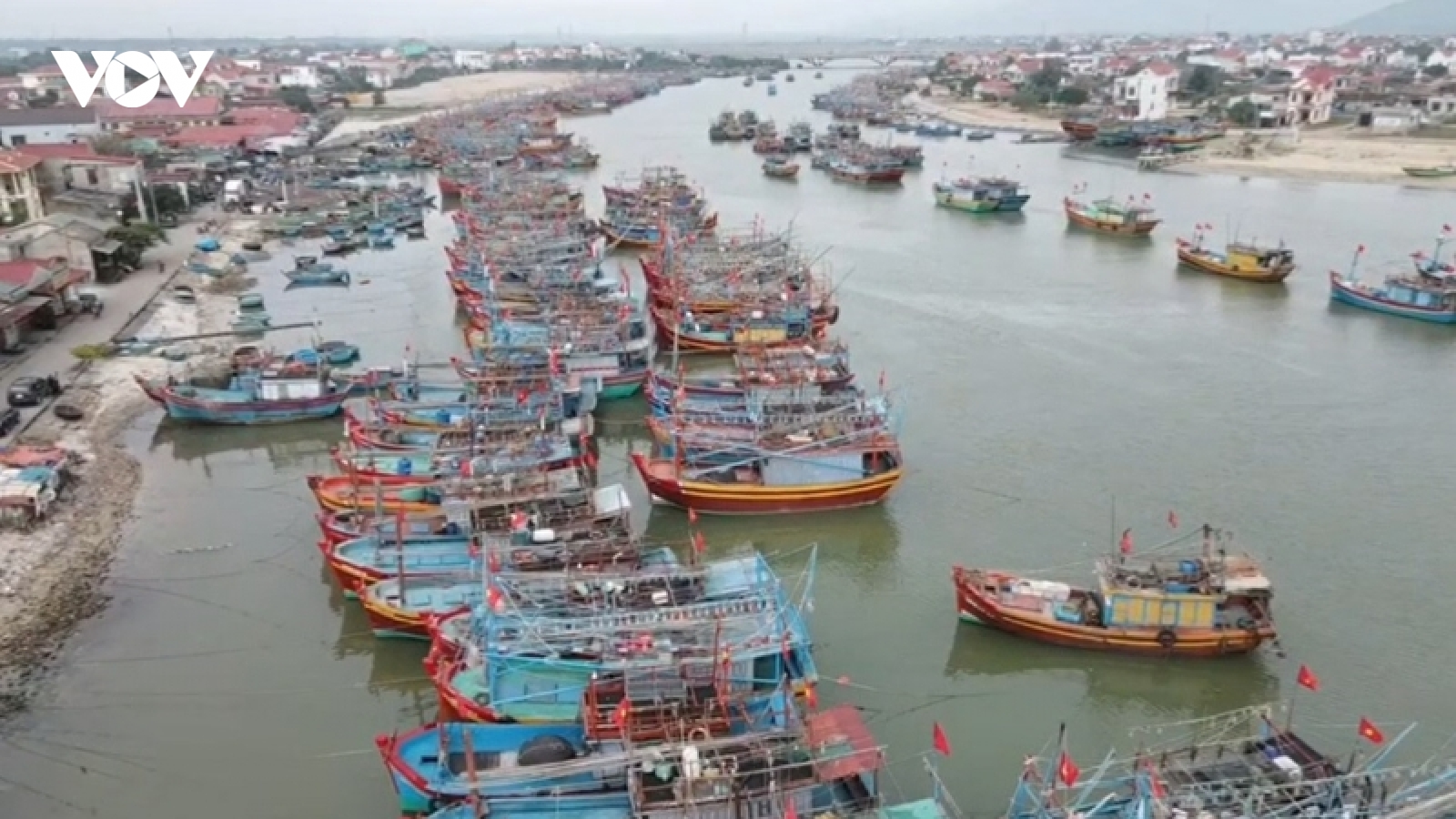 Tàu cá bị đâm chìm khi đang neo đậu