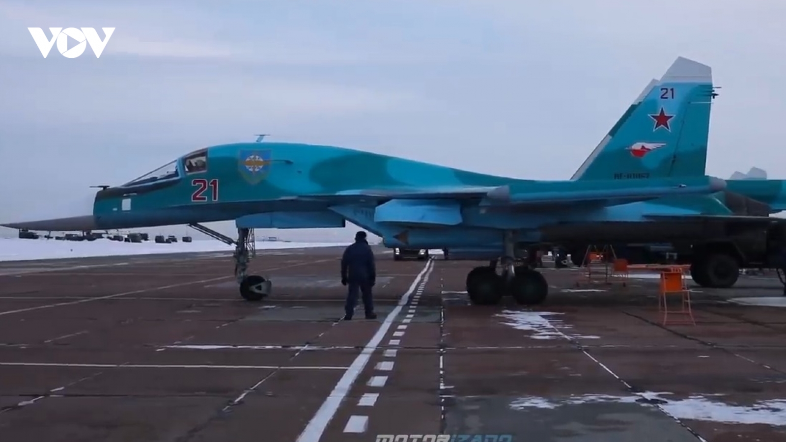 Cận cảnh tiêm cường kích Su-34 của Nga chuẩn bị cất cánh