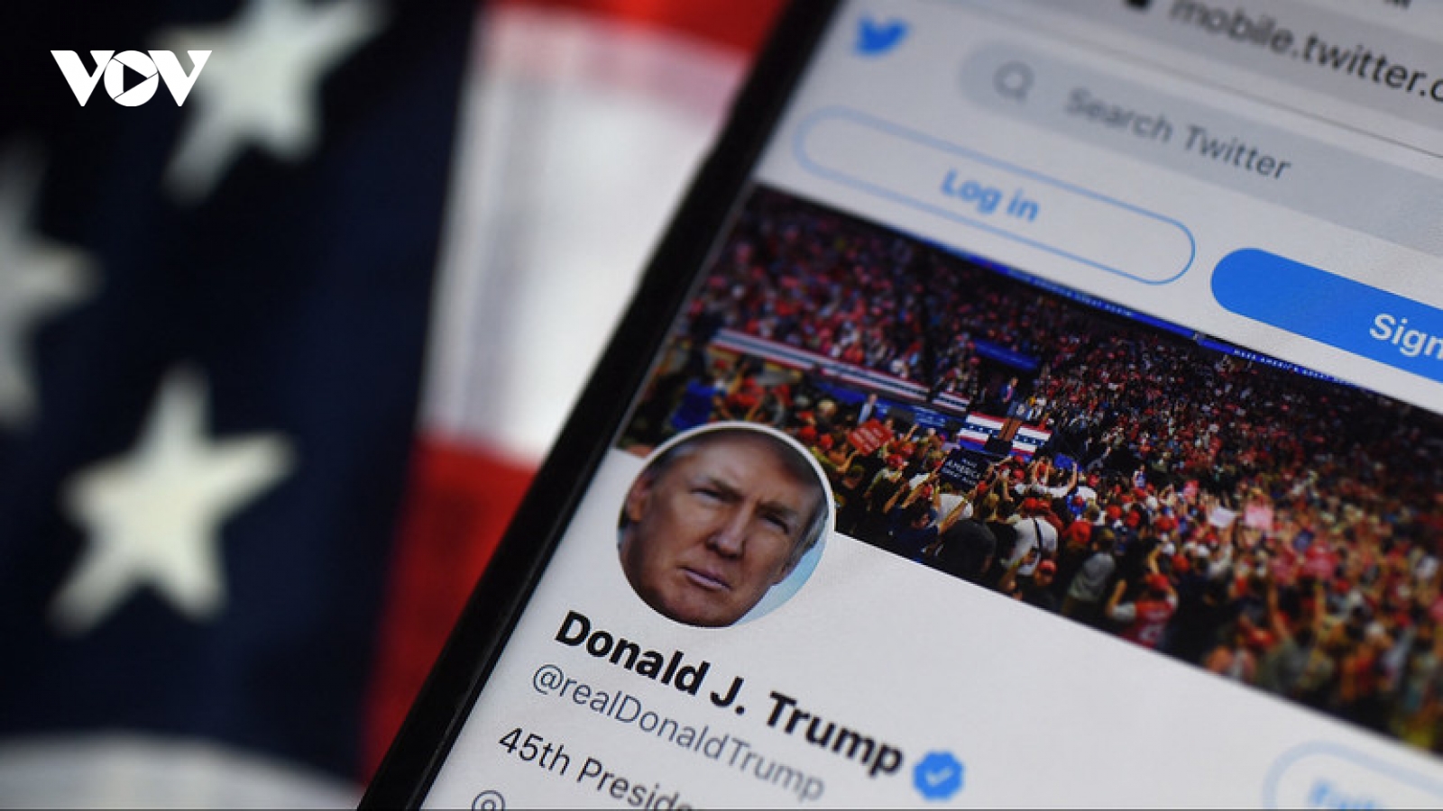 Tỷ phú Elon Musk sẽ khôi phục tài khoản Twitter của ông Trump