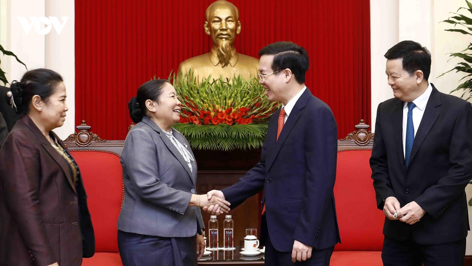 Ông Võ Văn Thưởng tiếp đoàn đại biểu cấp cao đảng Nhân dân Cách mạng Lào