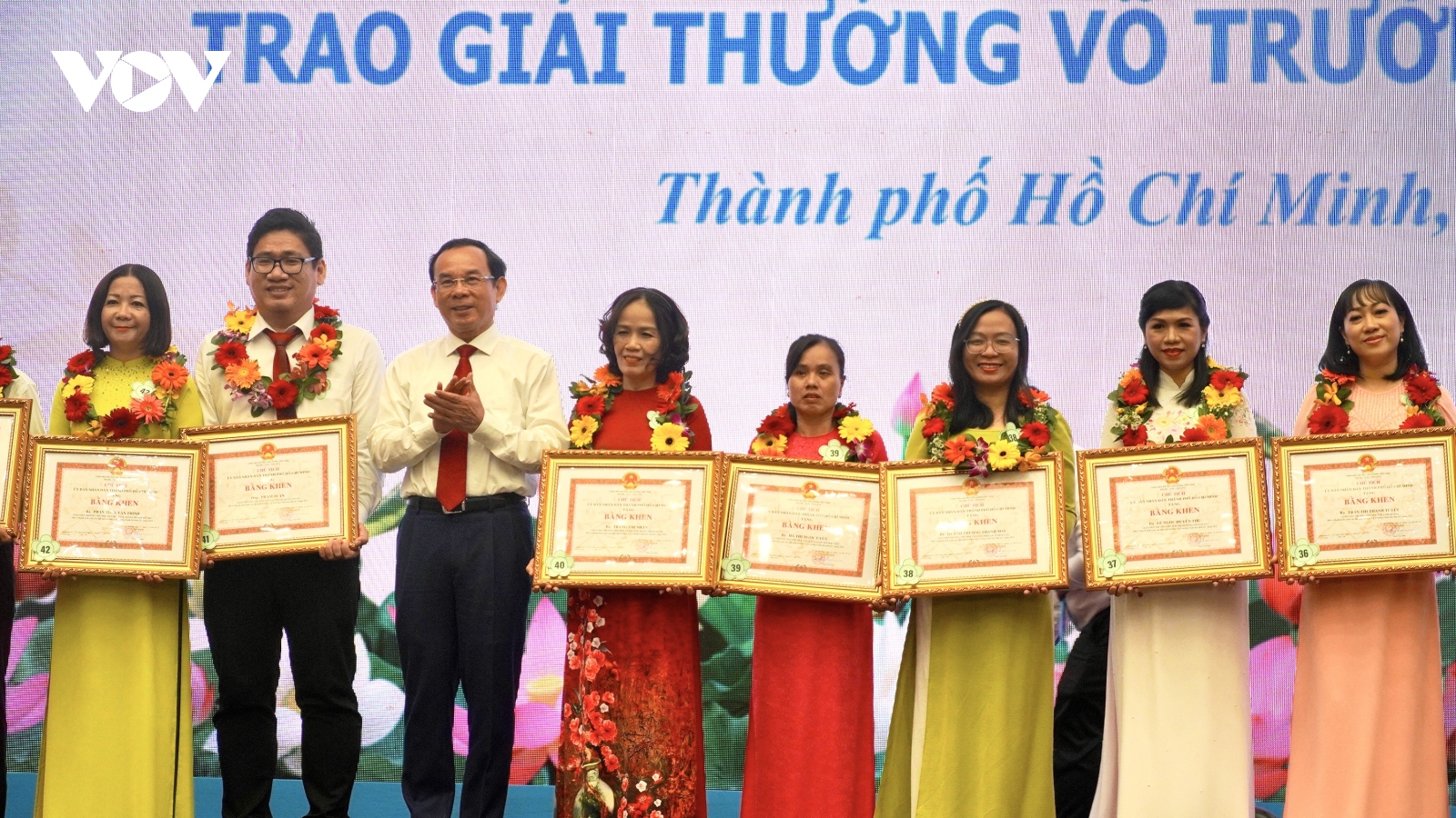 Trang trọng kỷ niệm 40 năm Ngày Nhà giáo Việt Nam