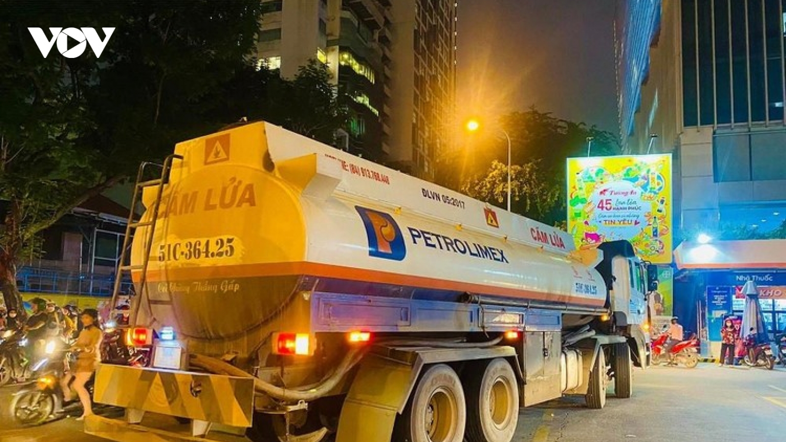 Bộ GTVT chỉ đạo tạo điều kiện cho vận chuyển xăng dầu đi các địa phương